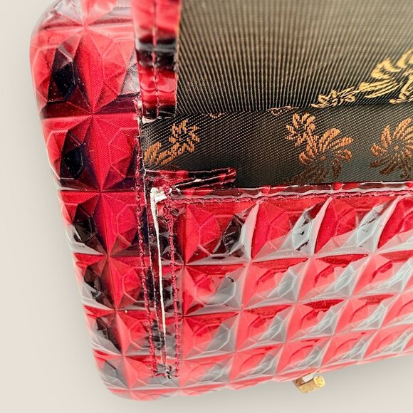 Red Textured Geometric Wallet With Card Slots Snap Closures - Picture 5 of 7